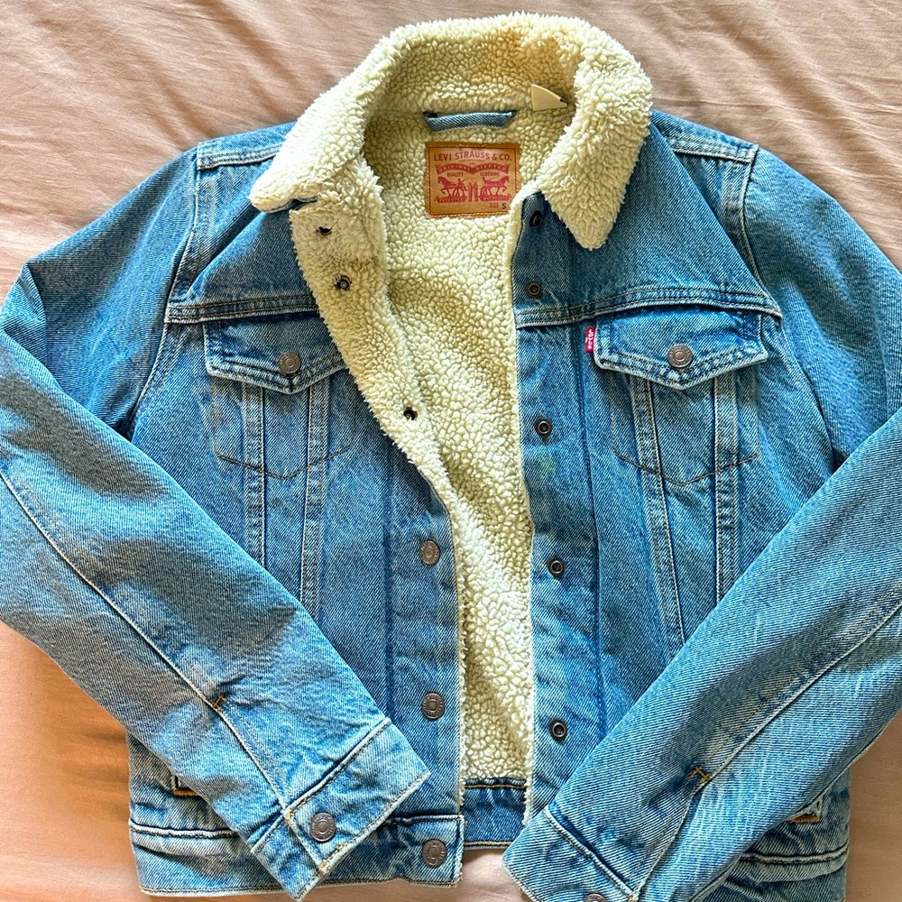 Levis teddy denim jacket LIKE NEW